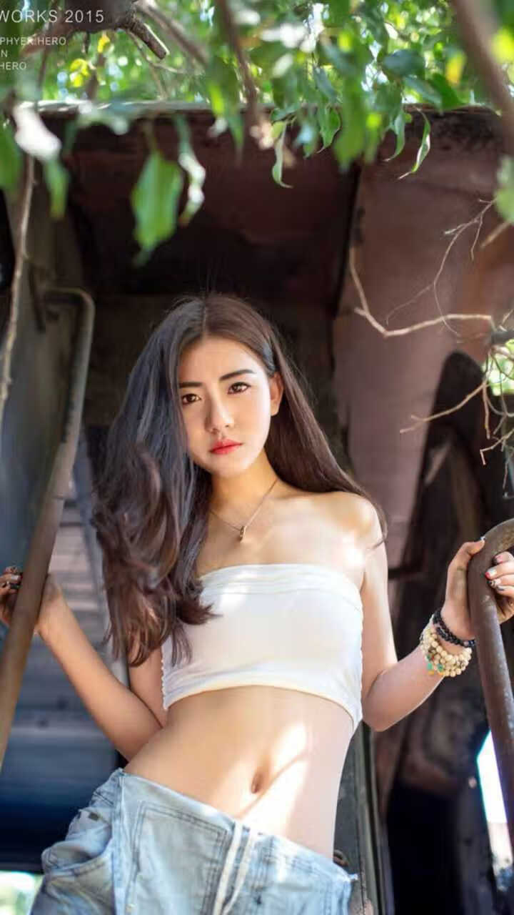 开云体育娱乐-李娜陪伴女儿参加校园运动会拍照留念,李娜不打全运会